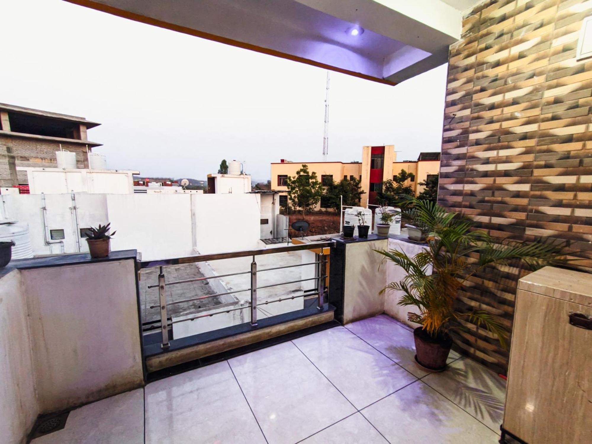 Bhavya Homestay Garudeshwar Extérieur photo
